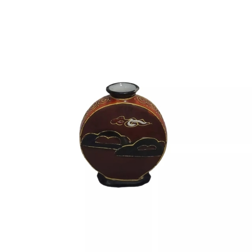Japanese Satsuma Hand Painted Porcelain Vase 3" H - READ DESCRIPTION - Picture 2 of 6